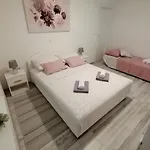 Lidija Apartment