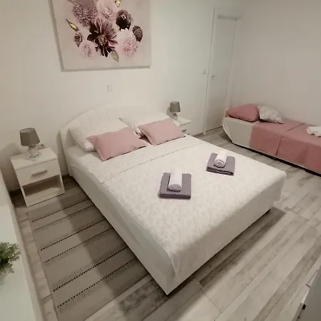 Lidija Apartment