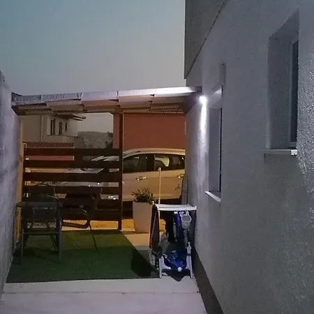 Apartment Lidija Dinjiska