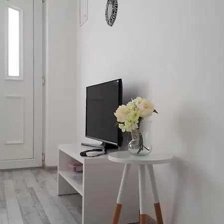 Apartment Lidija Dinjiska
